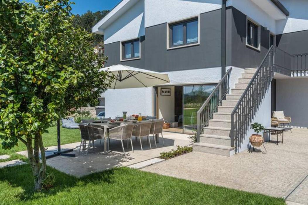 Casa Pelourinho De Louredo With Pool Hotell Paredes  Exteriör bild